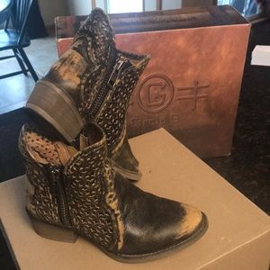 Corral Boot Co. - Circle G booties